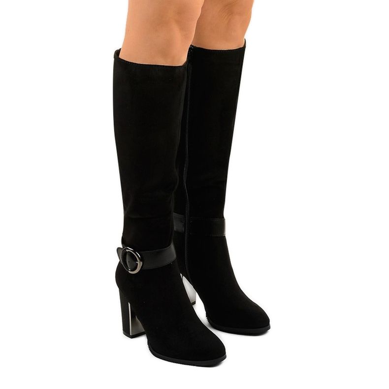 Fekete bokacsizma Aebanise öko-velúrból