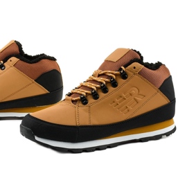 Világosbarna szigetelt férfi sportcipő Grifar