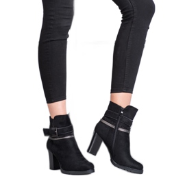 Queentina Elegáns velúr csizma fekete ezüst Queentina Elegáns velúr csizma fekete ezüst