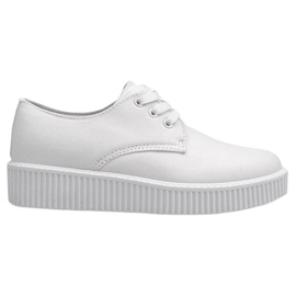 Kúszónövényes csizma a BK-15 fehér platformon