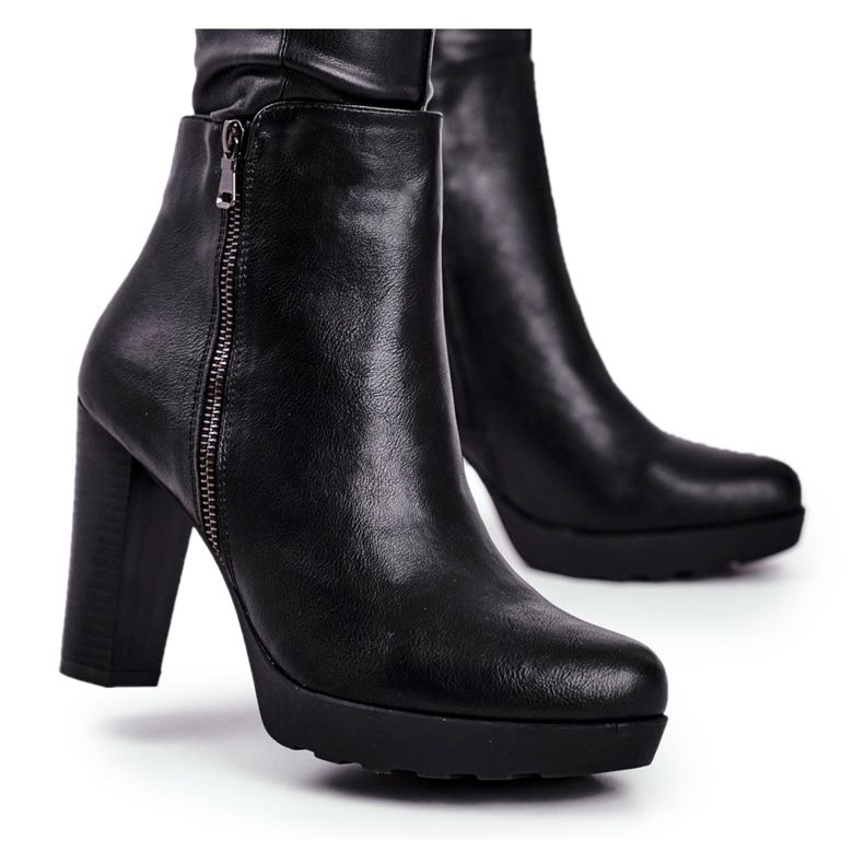 Női csizma a sarkán Fekete Eugene