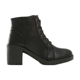 Vices Satuk T132-38-fekete