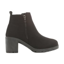 Vices Satuk T127-38-fekete