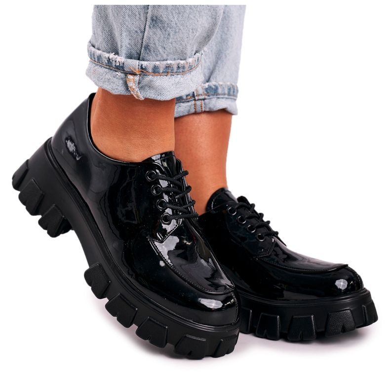 S.Barski Női Oxford cipők a masszív platformon S. Barski HX23 Lakkozott fekete