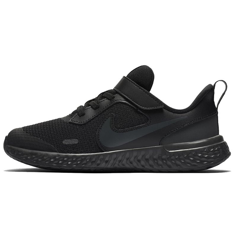 Nike Revolution 5 gyermekcipő fekete BQ5672 001