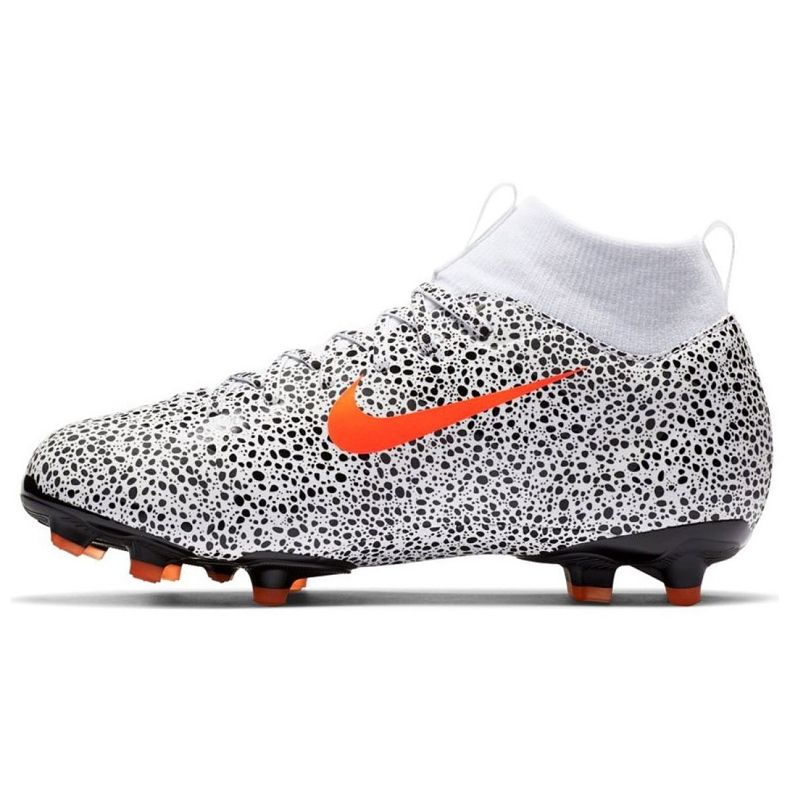 Nike Mercurial Superfly 7 Academy CR7 FG / MG Jr CV3182-180 futballcipő fehér