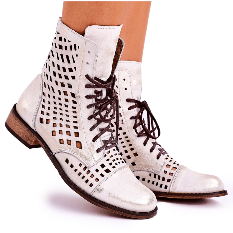 Nicole Női fehér áttört bőrcsizma Abigail