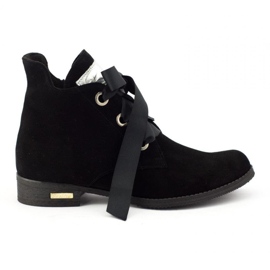 Olivier Fekete Flora csizma szalaggal