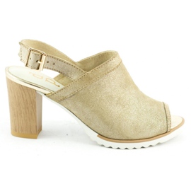 Dolce Pietro Szandál a poszton 1021 arany aranysárga