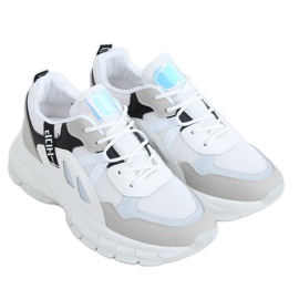 Fehér női sportcipő B0-553 FEHÉR / FEKETE sokszínű