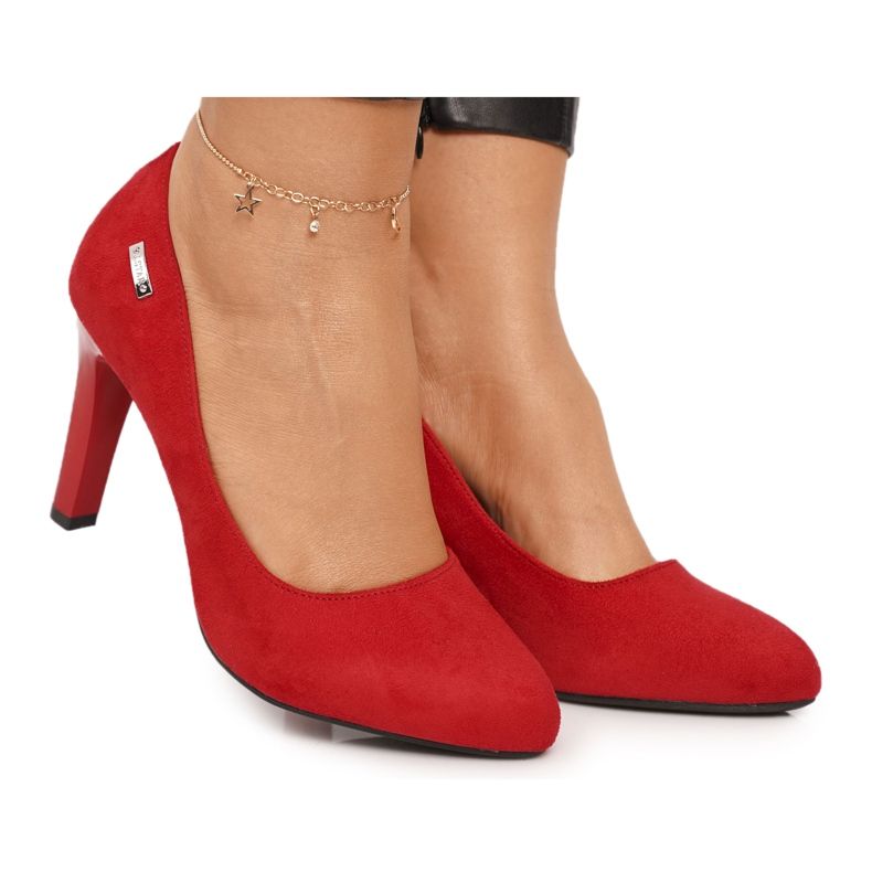 PJ1 Klasszikus szivattyúk Velúr Piros Eliana sarkán