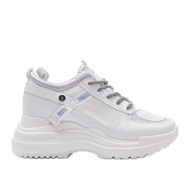 Fehér cipők vastag Johan talpán