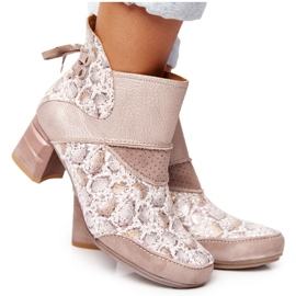 Női bőrcsizma sarkon Maciejka arany bézs 03963-20 aranysárga