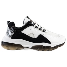 Ideal Shoes Cipők a fekete platformon fehér