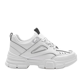 Christy fehér cipője