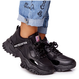 Női cipők masszív fekete nevetőtalpon