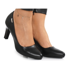 PJ1 Klasszikus fekete Eleanor szivattyúk egy bárban PJ1 Klasszikus fekete Eleanor szivattyúk egy bárban