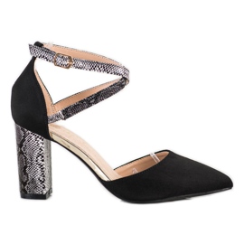 S. BARSKI Stílusos szivattyúk egy oszlopon fekete