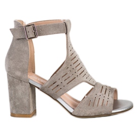 Sergio Leone áttört szandálja bézs