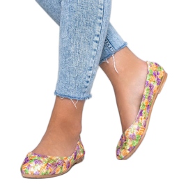 Fényes bézs balerinák virágokkal Luz ibolya