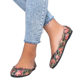 Fényes fekete balerinák virágokkal Luz Fényes fekete balerinák virágokkal Luz