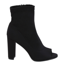 Fekete, nyitott orrú csizma NS031P Fekete Fekete, nyitott orrú csizma NS031P Fekete