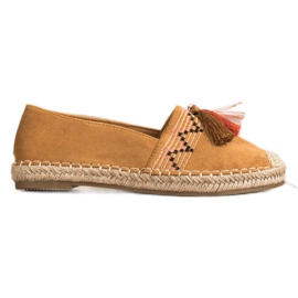 Best Shoes Divatos espadrillák díszekkel barna Best Shoes Divatos espadrillák díszekkel barna