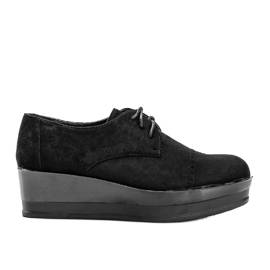 Fekete velúr cipő magas Elisabeth talpon