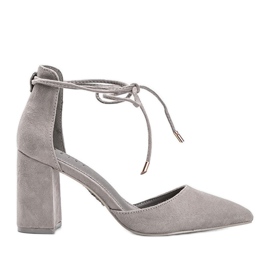 Szürke fűzős szivattyúk a Macey oszlopon