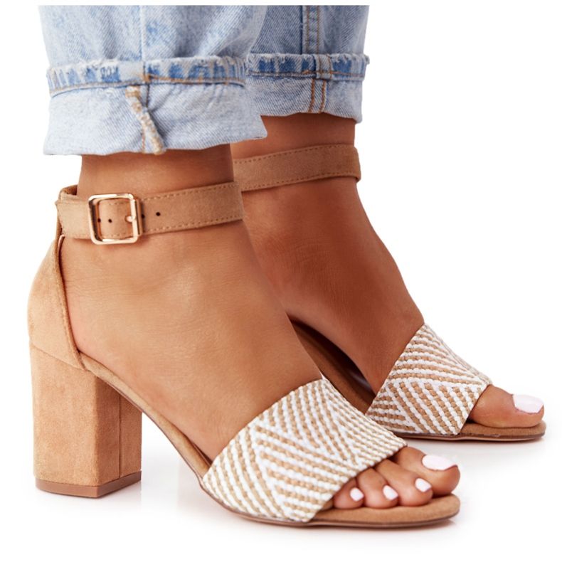 EVE Világosbarna nászutas szandál fonott rúddal bézs fehér