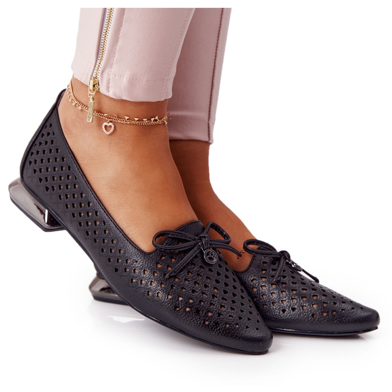 Áttört cipők ezüst sarkú Vinceza 21-10602 fekete