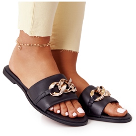 Bőrpapucs lánccal Nicole 2652 fekete