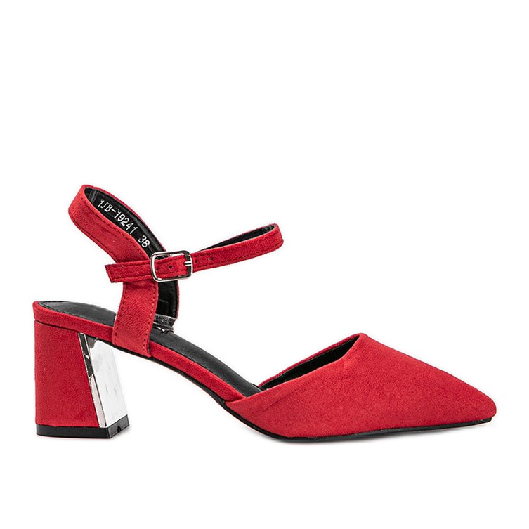 Piros öko-velúr szivattyúk az Anita blokkon