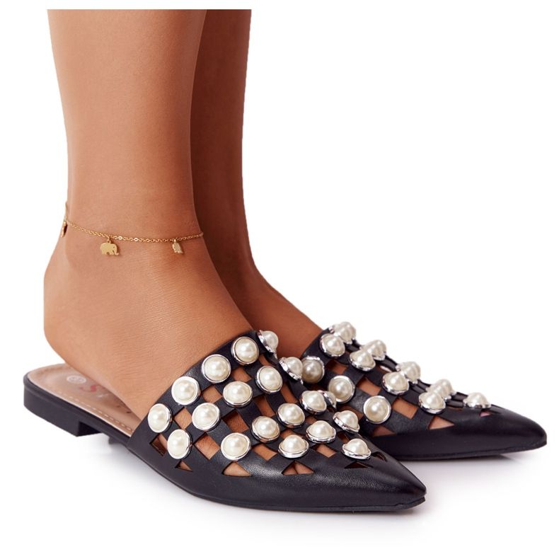 PS1 Fekete hullámzó papucs felsőrésszel és gyöngyökkel PS1 Fekete hullámzó papucs felsőrésszel és gyöngyökkel