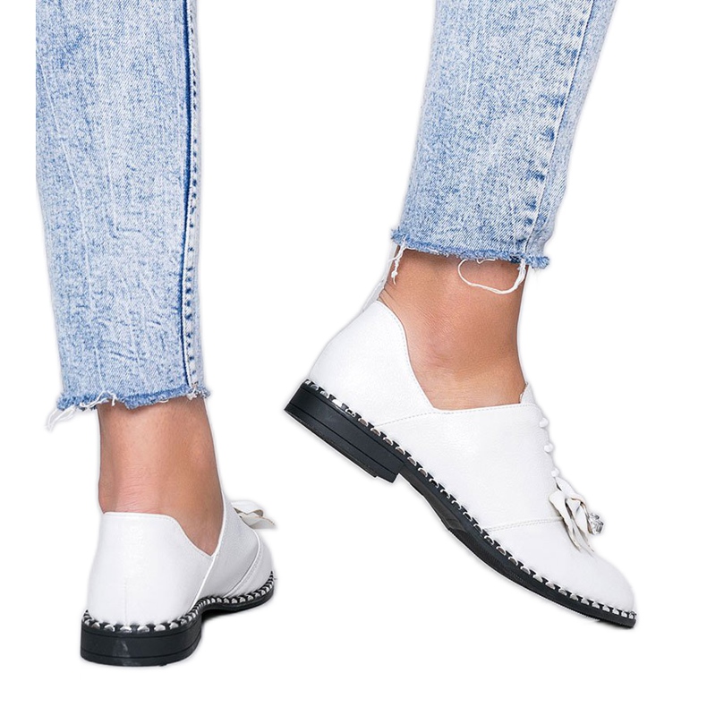 Fehér fényes cipő Lost Stars íjjal