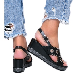 Fekete fém ék szandál H