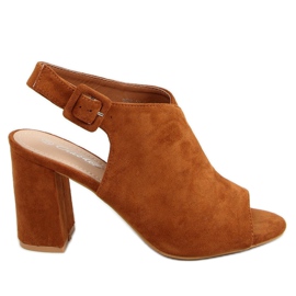 Szandál széles sarkú teve 2D6L221-89 Teve barna Szandál széles sarkú teve 2D6L221-89 Teve barna