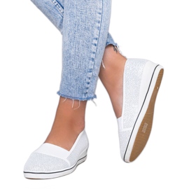 Fehér fényes balerinák a Glam Star ék sarkán