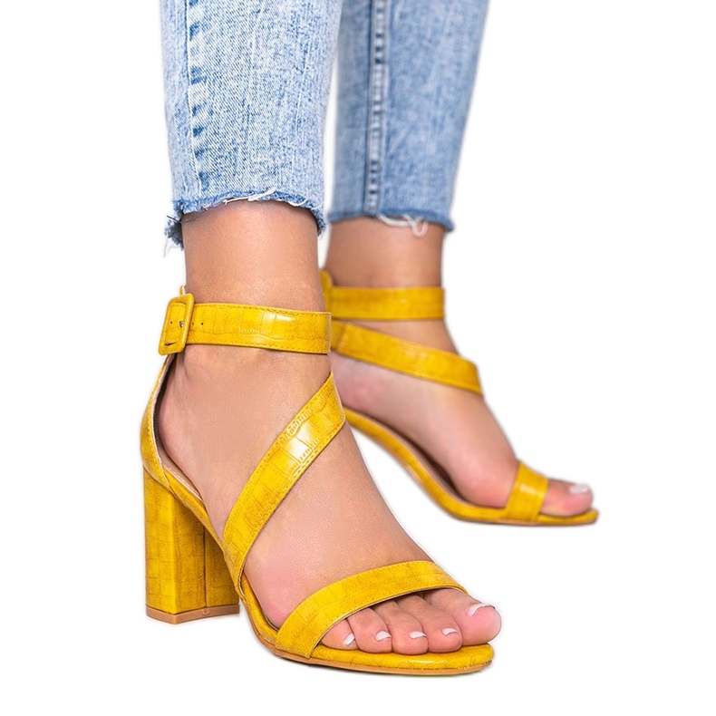 Mustár szandál ezüst poroszlopon sárga