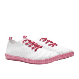 BM Hadd mutassak áttört fehér és rózsaszín cipőket BM Hadd mutassak áttört fehér és rózsaszín cipőket