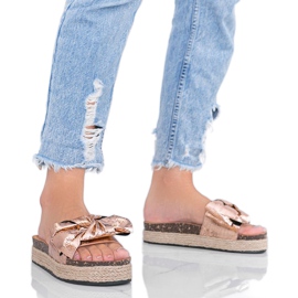 Rózsaarany színű női papucs Columbia íjjal aranysárga Rózsaarany színű női papucs Columbia íjjal aranysárga