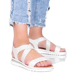 Bézs színű szandál vastag Irony talppal