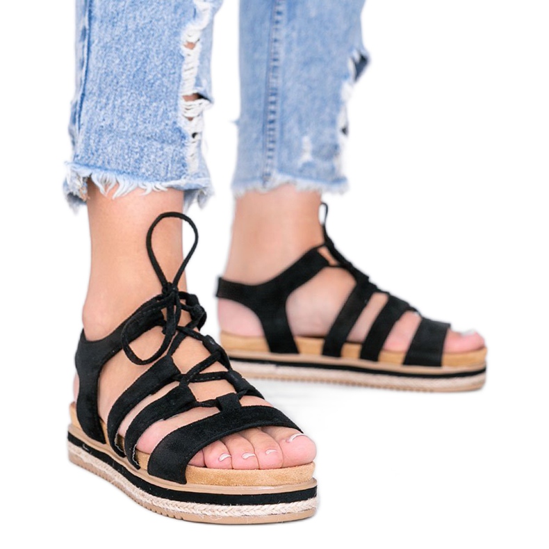 Fekete Layla fűzős szandál