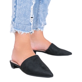 Fekete, magas sarkú szandál Santiagóból