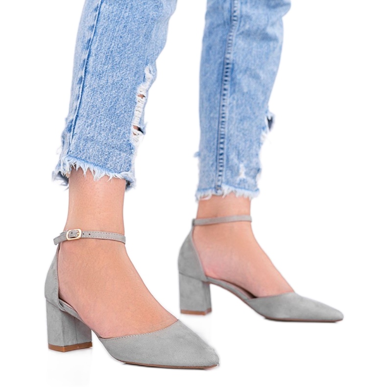 Szürke szivattyúk az alacsony Gemma oszlopon