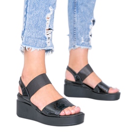 Tiffi fekete ék szandál