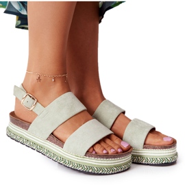 Velúr szandál a zöld Olimpia platformon Velúr szandál a zöld Olimpia platformon