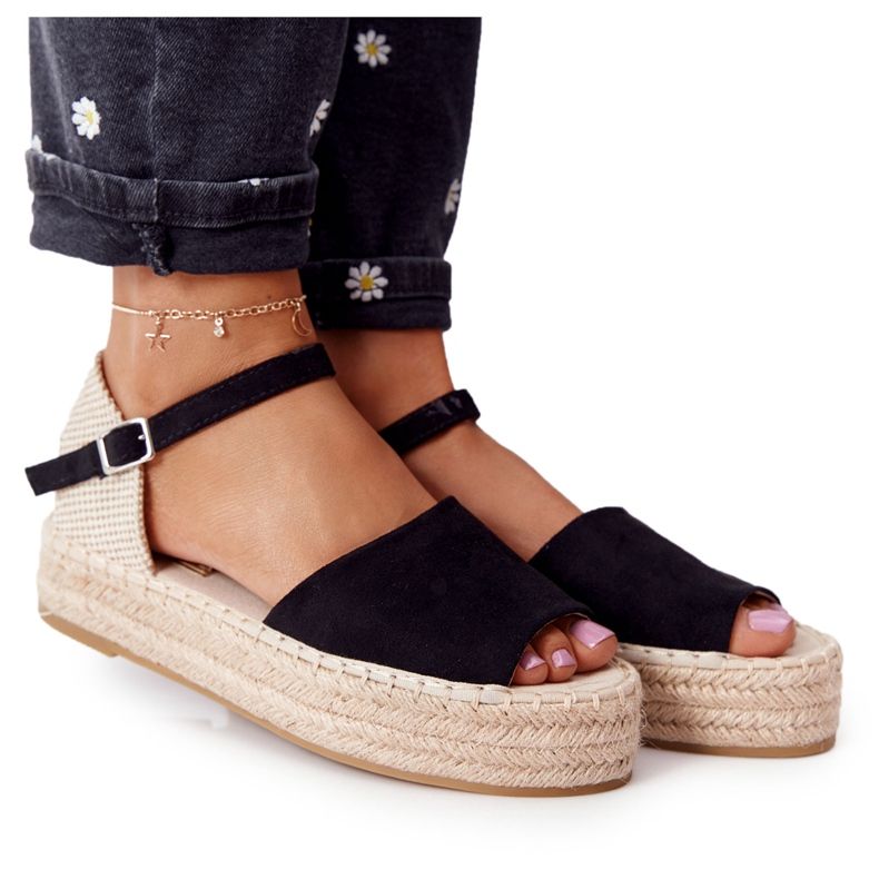 Fekete Megara fekete szandál a fonott platformon bézs