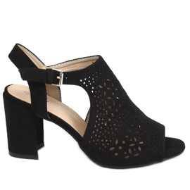 Fekete sarkú áttört szandál 429-10 Fekete
