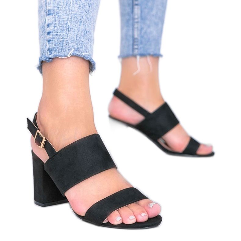 Fekete szandál a Lil Sweetie poszton